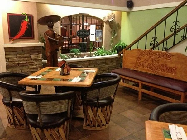 Jalapeños Mexican Restaurant - Muebles MF Imports