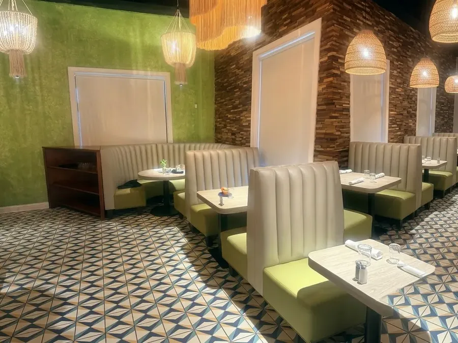 Booths y mesas instalados en Pedro's Tacos Fresh Mex